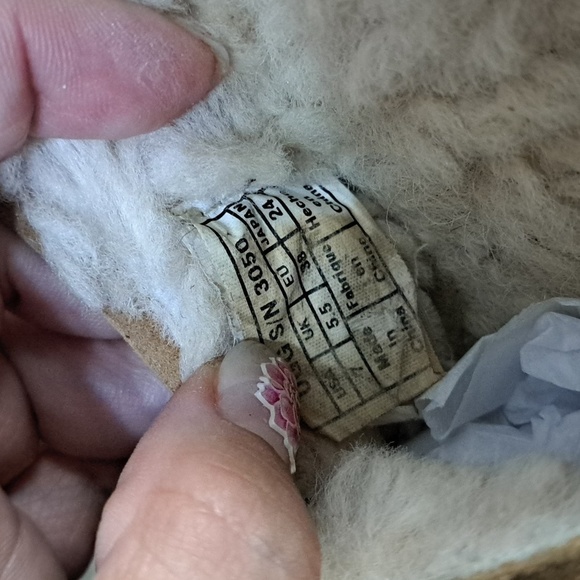 UGG LEATHER LOAFER IN TAN - Picture 11 of 11